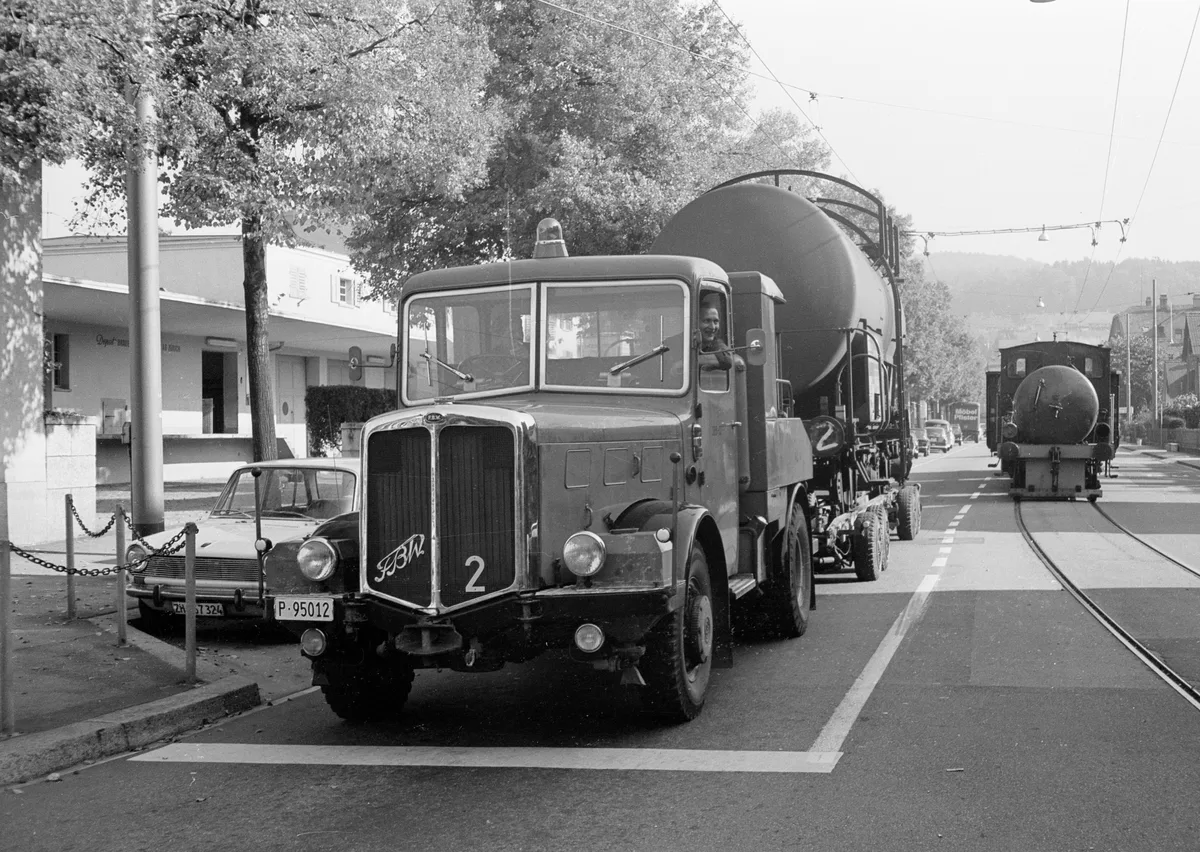 Der Bahnwagentransporter bei einem Einsatz.